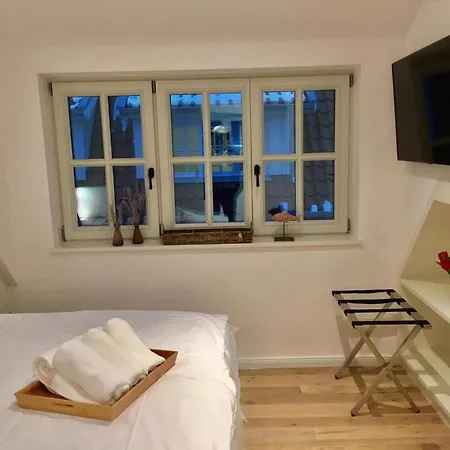 Duenenhuuske Inselfreid Mit Sauna Auf By Interhome