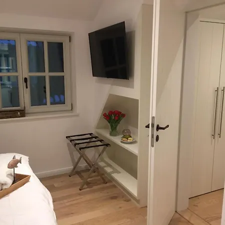 Duenenhuuske Inselfreid Mit Sauna Auf By Interhome