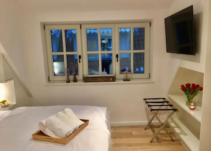 Duenenhuuske Inselfreid Mit Sauna Auf By Interhome